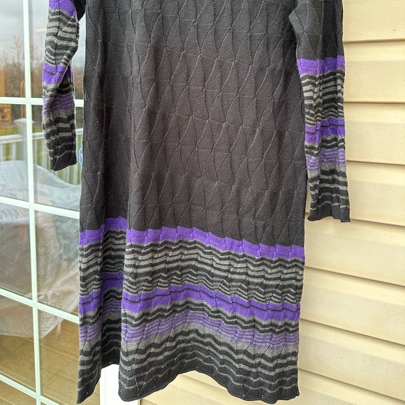 London Times Black Sweater Self-patterned Large DRESS with a touch of Purple. - Picture 2 of 10